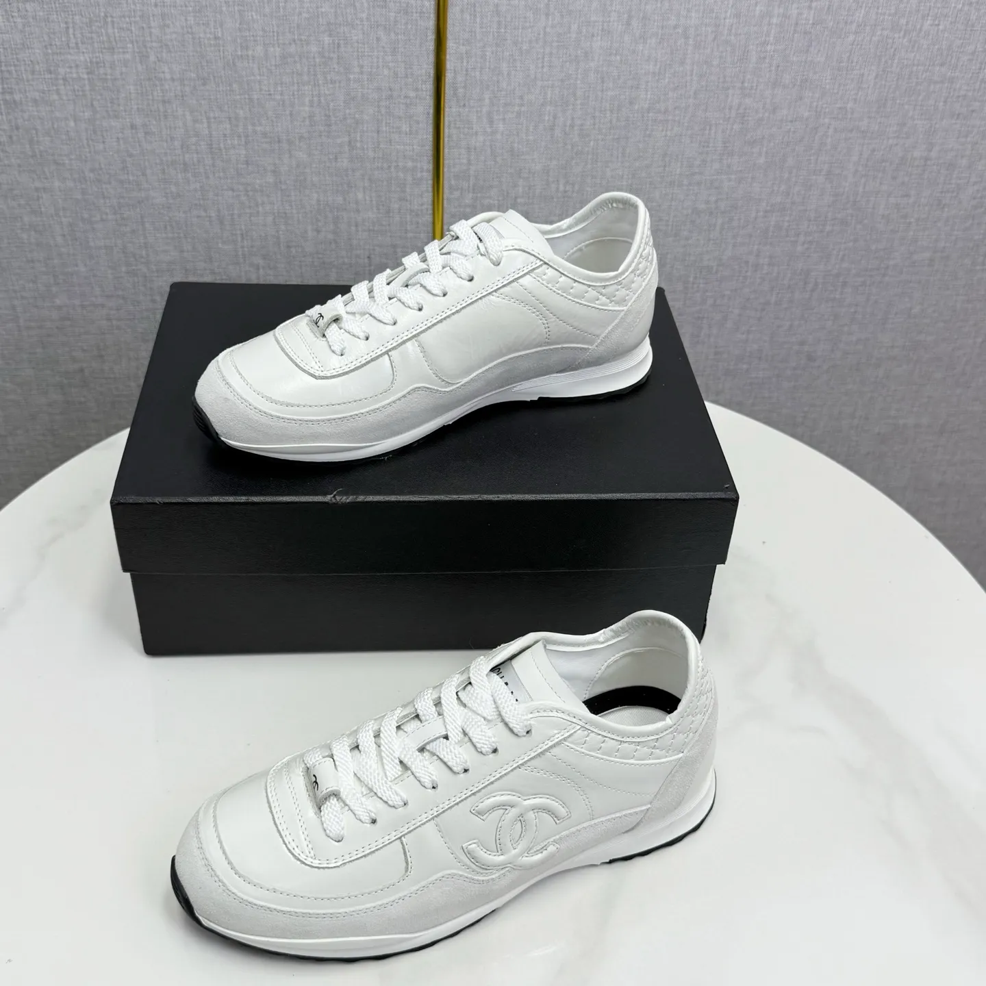 👟👟Ex-factory price 560👟👟Chanel Panda Shoes! 2025 counter's top casual sports shoes. This classic design; the upper is electro-embroidered with a variety of techniques; the outsole is fashionable and sporty; the unusual inclusion of a variety of color matching elements... The diversified mix and match is very good-looking and versatile, and can be used for leisure, fashion, sports, and outdoor... ꫛꫀꪝ Go➫ Materials: ❶Upper made of: original imported first-layer silk cowhide + original waterproof cloth + original first-layer cowhide ❷Inner lining: Original Yangli+wang ❸ Outsole based on: Original TPU combination outsole Counter boutique packaging complete set for women 35–41